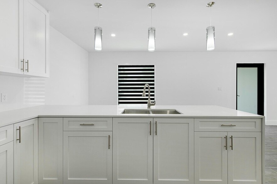 More Photos Of 10370 SW 24th St, Miami Apartments For Sale