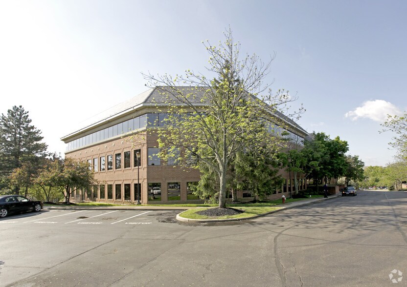 More Photos Of 7965 N High St, Columbus Coworking Space