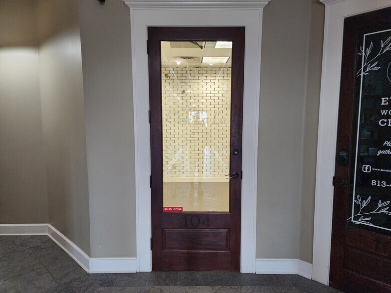 More Photos Of 301 S Collins St, Plant City General Retail For Sale