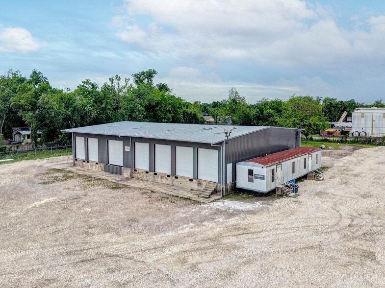 Primary Photo Of 6906-6916 Elbert St, Houston Warehouse For Lease