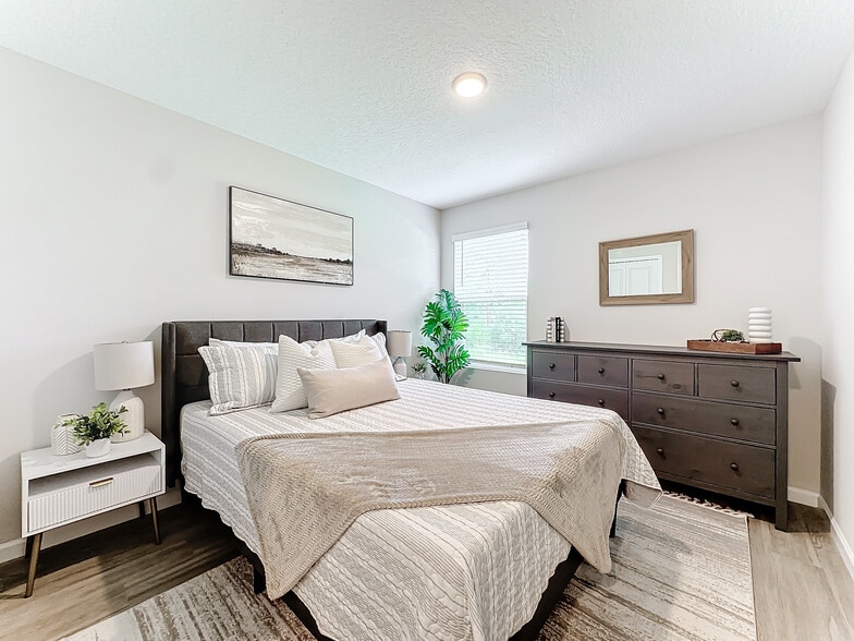 More Photos Of 6421 Breezy Oaks Way, Jacksonville Apartments For Sale