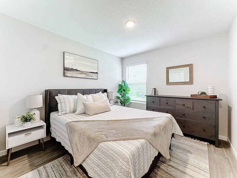 More Photos Of 6421 Breezy Oaks Way, Jacksonville Apartments For Sale