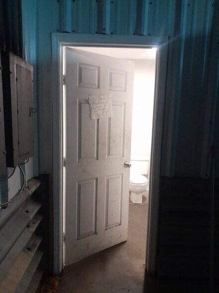 More Photos Of 4823 Winfield Rd, Houston Manufacturing For Lease