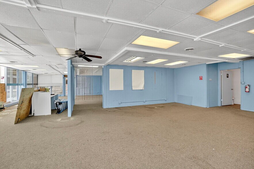 More Photos Of 2201 E 8th St, Odessa Office For Sale