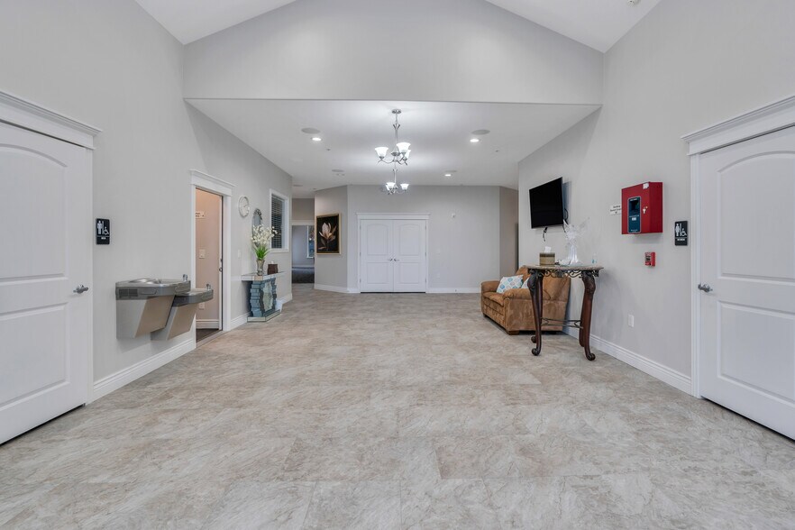 More Photos Of 737 N Main St, Springville Funeral Home For Sale