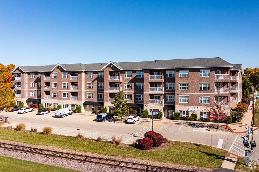 Primary Photo Of 15-85 N Woodbury St, South Elgin Apartments For Lease