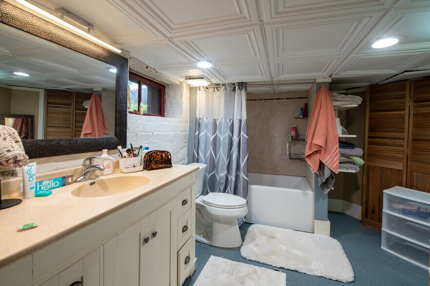 More Photos Of 143 Church Ave, Oshkosh Hospitality For Sale