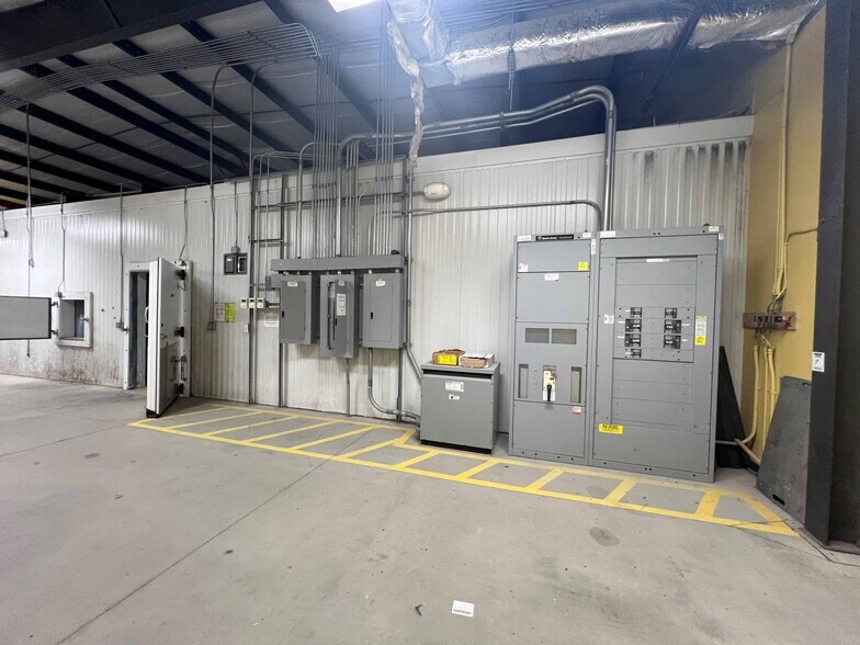 More Photos Of 422 Performance Dr, Cedar Falls Industrial For Sale