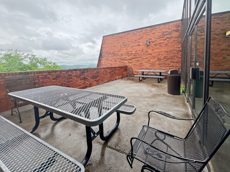 More Photos Of 201 Summit View Dr, Brentwood Coworking Space