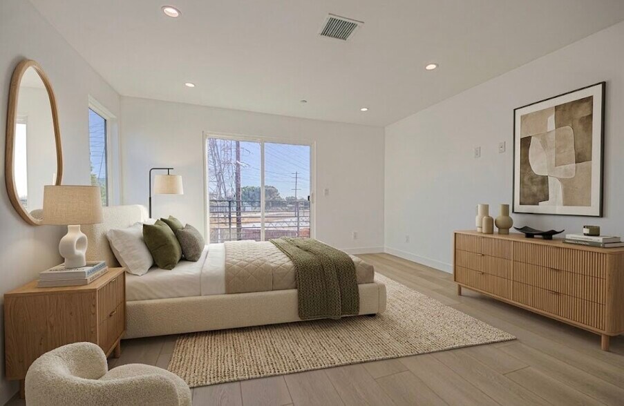 More Photos Of 5709 Auckland Ave, North Hollywood Apartments For Sale
