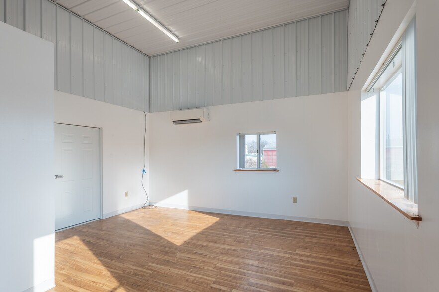 More Photos Of 244 W 2nd St, Hummelstown Warehouse For Sale