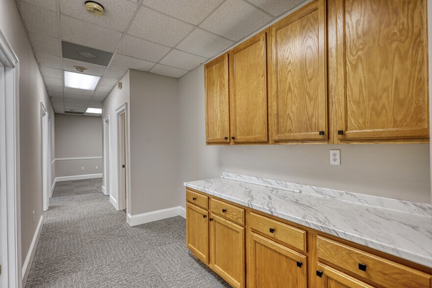 More Photos Of 1229 Royal Dr, Conyers Office For Sale