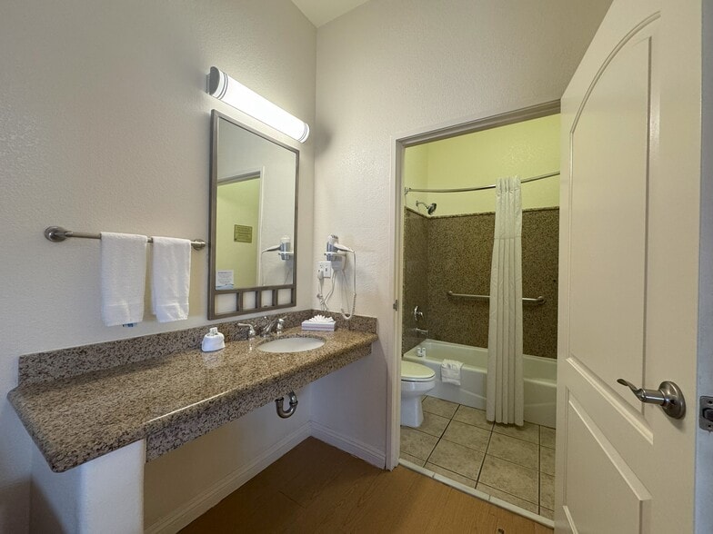 More Photos Of 11750 Dunia Rd, Victorville Hotel For Sale