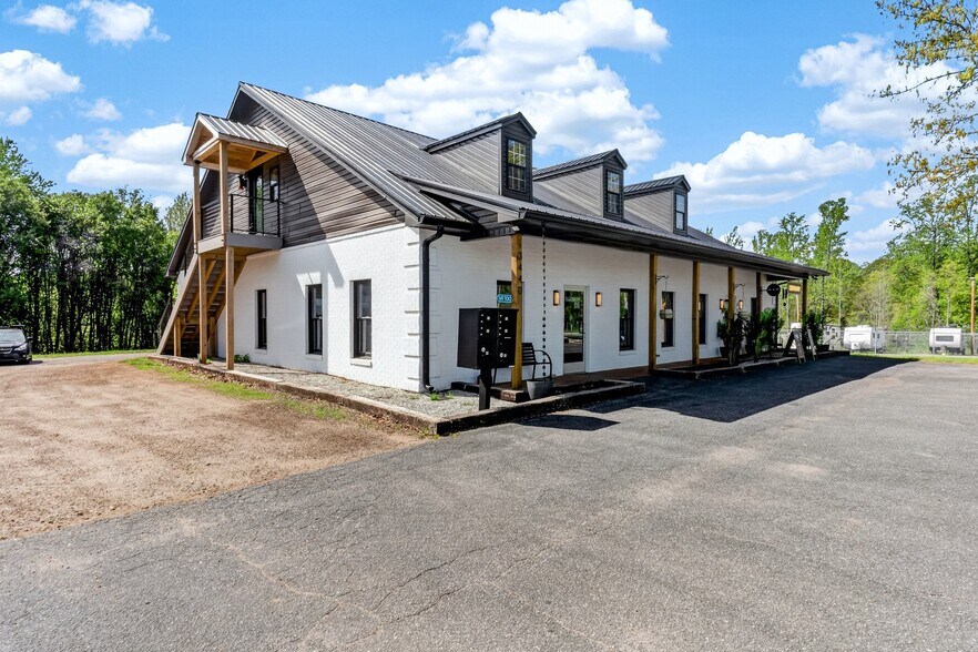 More Photos Of 3440 E Broad St, Statesville Office For Sale
