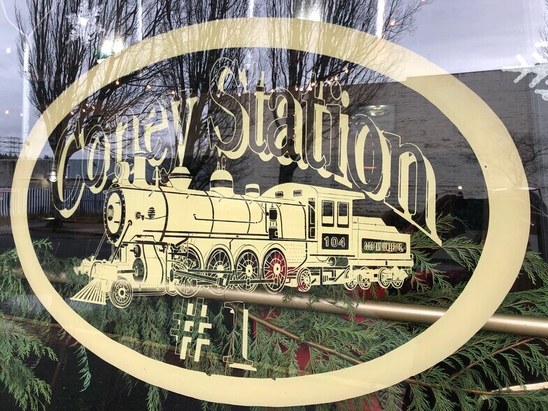 More Photos Of 295 S Broadway, Coos Bay Restaurant For Sale