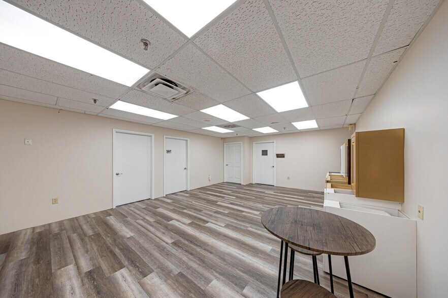 More Photos Of 7955 W 20th Ave, Hialeah Warehouse For Sale