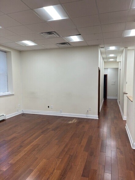 More Photos Of 1527 Franklin Ave, Mineola Office For Lease