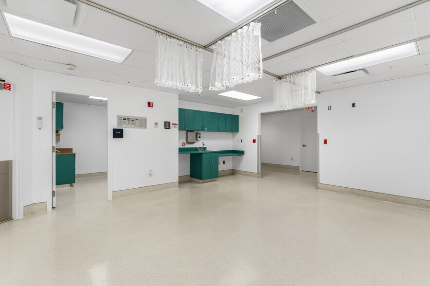 More Photos Of 845 37th Pl, Vero Beach Medical For Lease