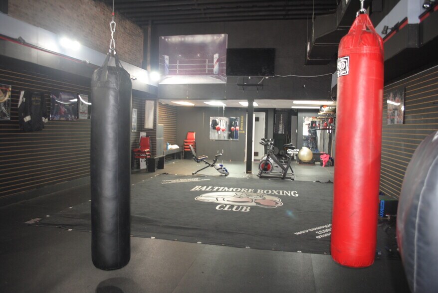 More Photos Of 506 S Broadway, Baltimore Storefront Retail Office For Lease