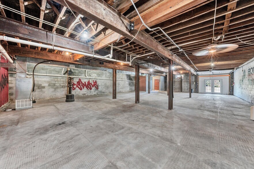 More Photos Of 106 Stoney Battery Rd, Troutville Restaurant For Sale