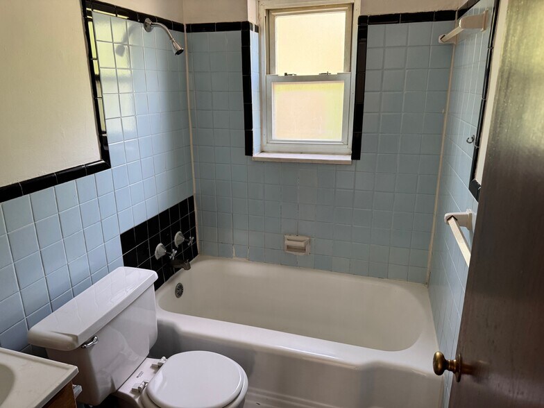 More Photos Of 3541 Laketon Rd, Pittsburgh Apartments For Sale