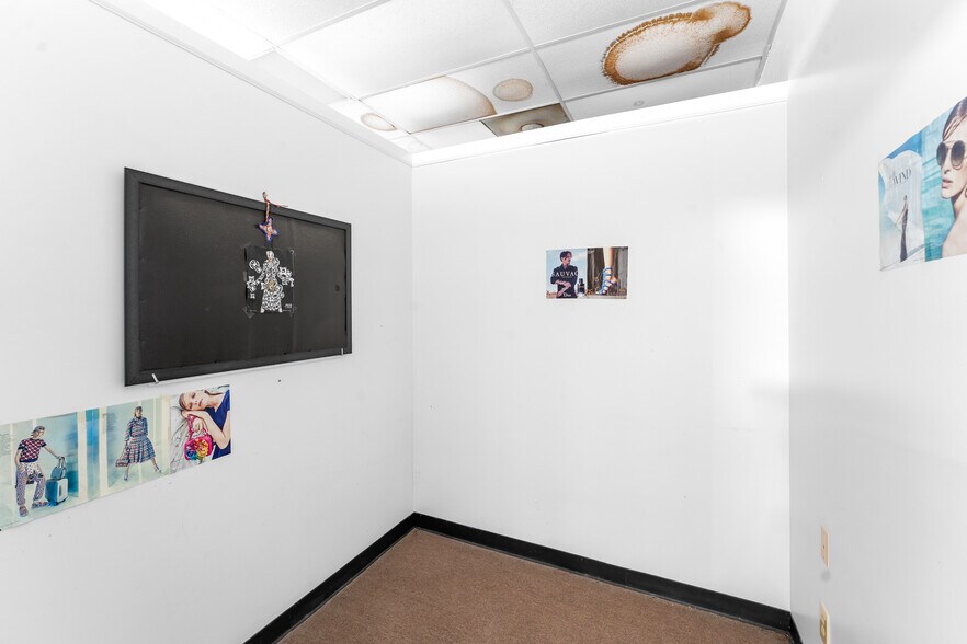 More Photos Of 1962 O'Neal Ln, Baton Rouge Freestanding For Sale