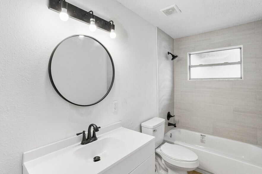 More Photos Of 12703 N 15th St, Tampa Apartments For Sale