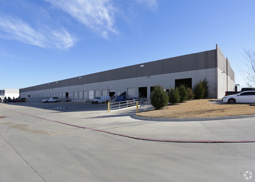 More Photos Of 3710 W Royal Ln, Irving Warehouse For Lease