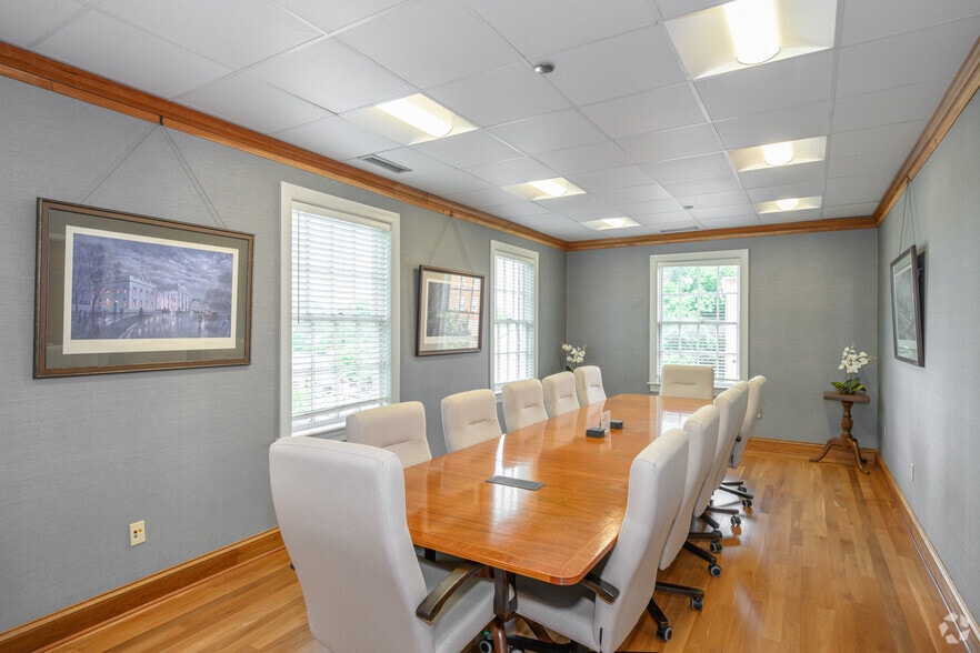 More Photos Of 600 Cameron St, Alexandria Office For Lease