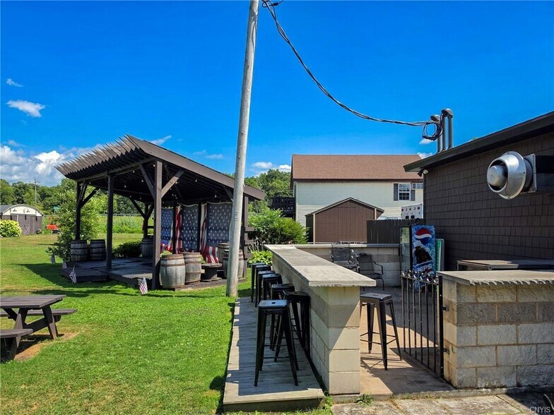 More Photos Of 6266 Lakeshore Rd, Verona Beach Restaurant For Sale