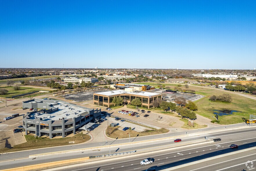 More Photos Of 3301 Airport Fwy, Bedford Office For Sale