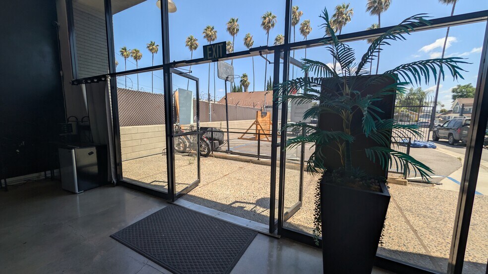 More Photos Of 440 E Holt Ave, Pomona Storefront For Lease