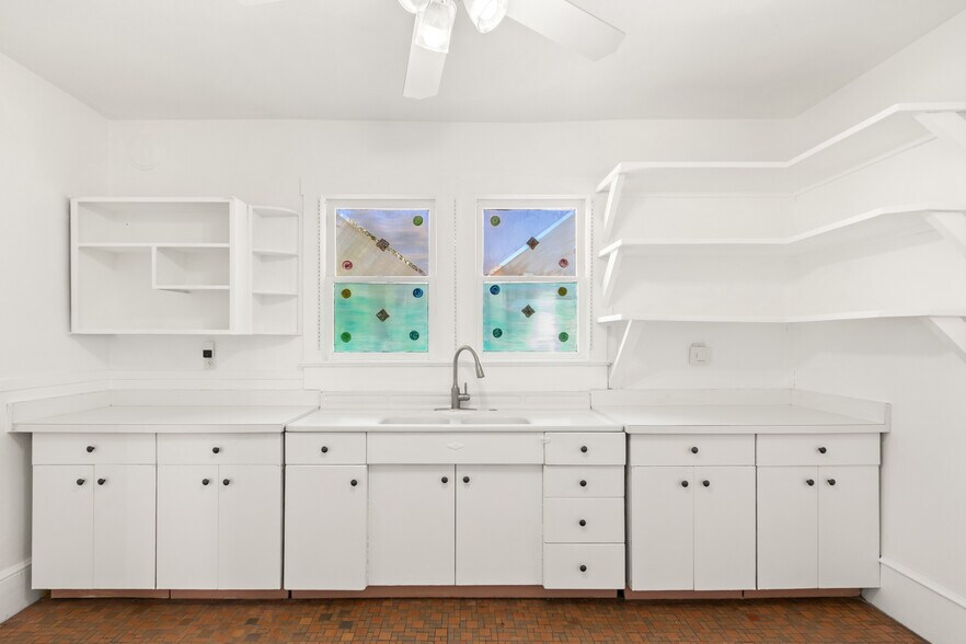 More Photos Of 131 King St, Saint Augustine Freestanding For Sale