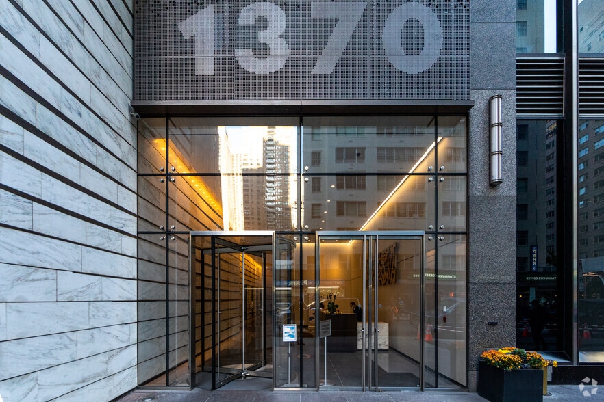 More Photos Of 1370 Avenue of the Americas, New York Office For Lease