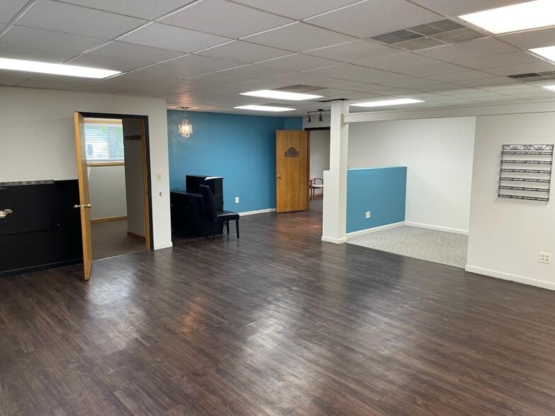 More Photos Of 6904 Gratiot Rd, Saginaw Office For Lease