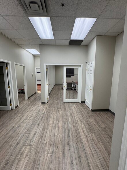 More Photos Of 4999 43rd St SE, Calgary Light Distribution For Sale