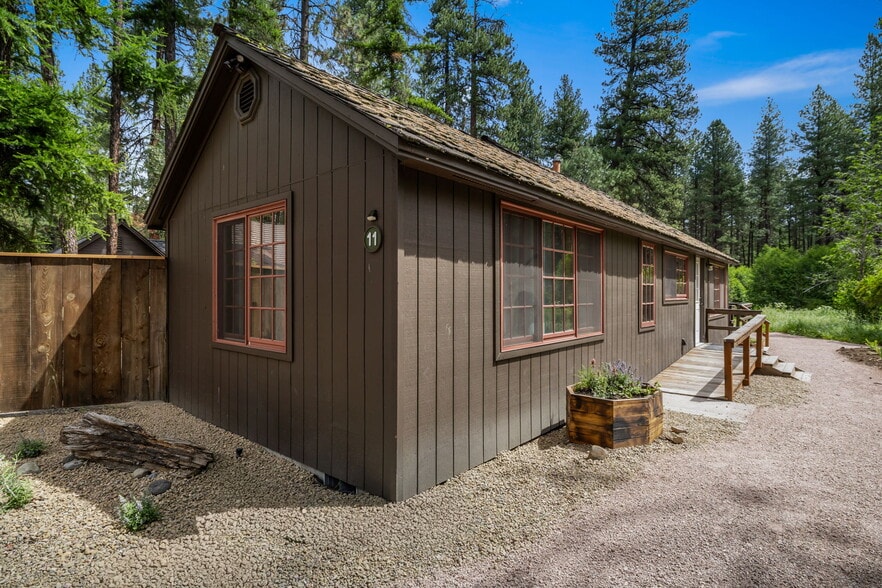 More Photos Of 13375 SW Forest Service Rd, Camp Sherman Hotel For Sale
