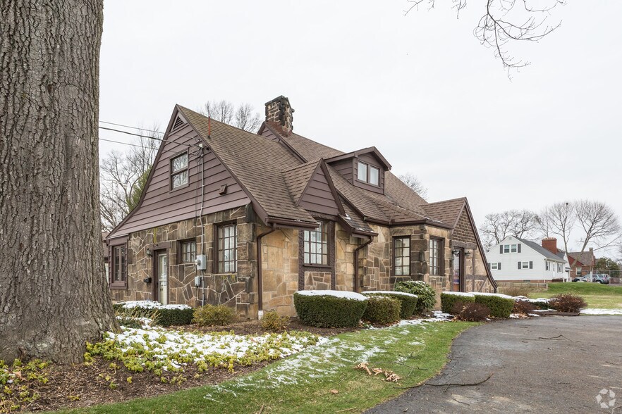 More Photos Of 1305 Whipple Ave NW, Canton Office For Lease