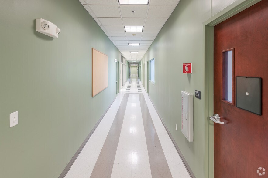 More Photos Of 1082 Davol St, Fall River Apartments For Lease