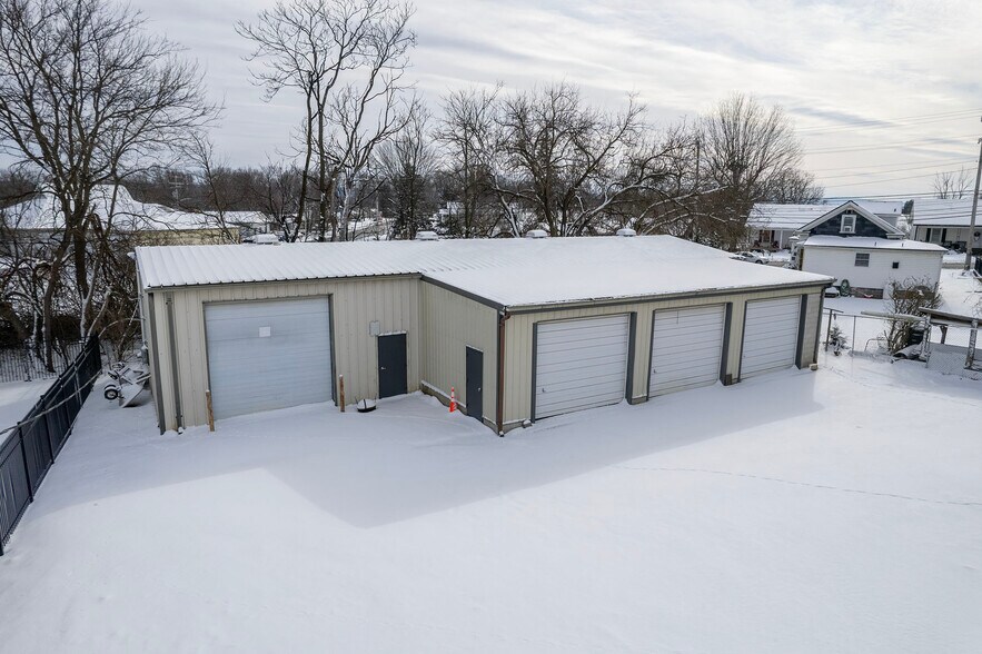 More Photos Of 12 A Cattlemans Ln, Berryville Warehouse For Lease