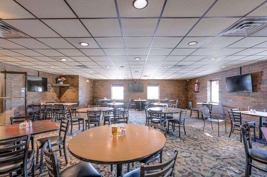 More Photos Of 330 E 135th St, Kansas City Restaurant For Sale