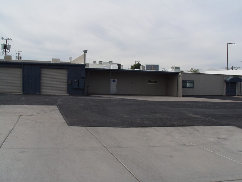 More Photos Of 3255 E Washington St, Phoenix Manufacturing For Sale