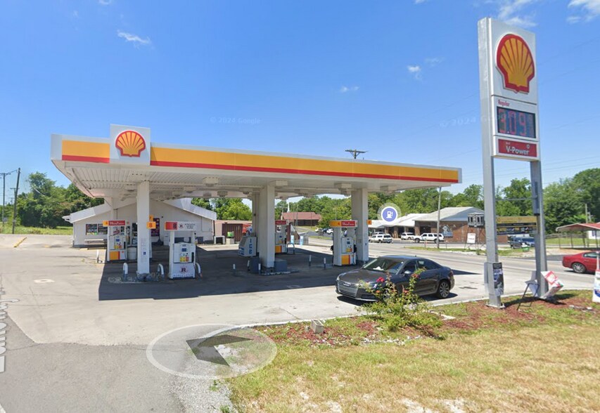 Primary Photo Of 275 W Steve Wariner Dr, Russell Springs Service Station For Sale