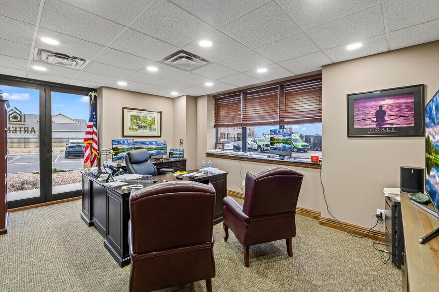 More Photos Of 4540 Venture Dr, Johnstown Distribution For Sale