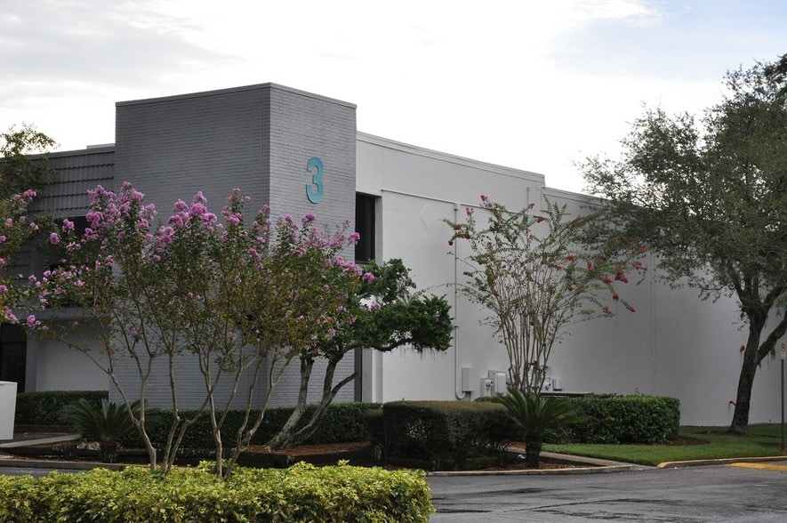 More Photos Of 3600-3606 Silver Star Rd, Orlando Unknown For Lease