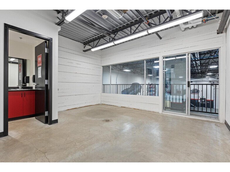 More Photos Of 45949 Rowat Av, Chilliwack Auto Repair For Sale