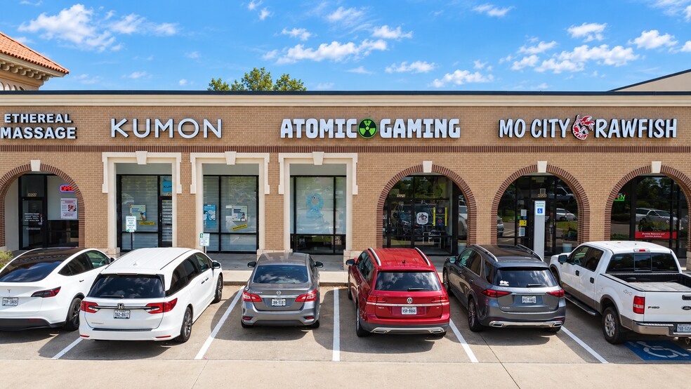 More Photos Of 4707-4755 Highway 6, Missouri City Storefront For Lease