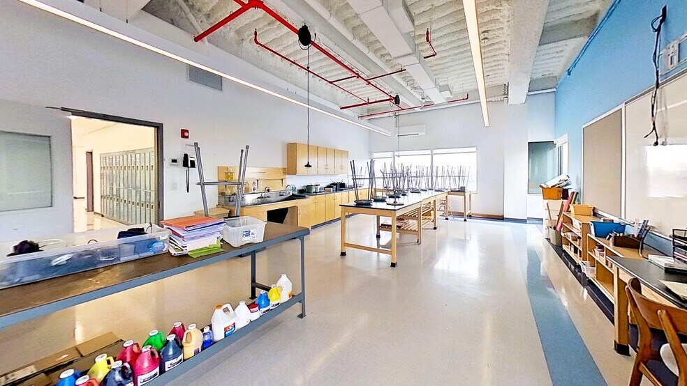 More Photos Of 297-299 N 7th St, Brooklyn Schools For Lease