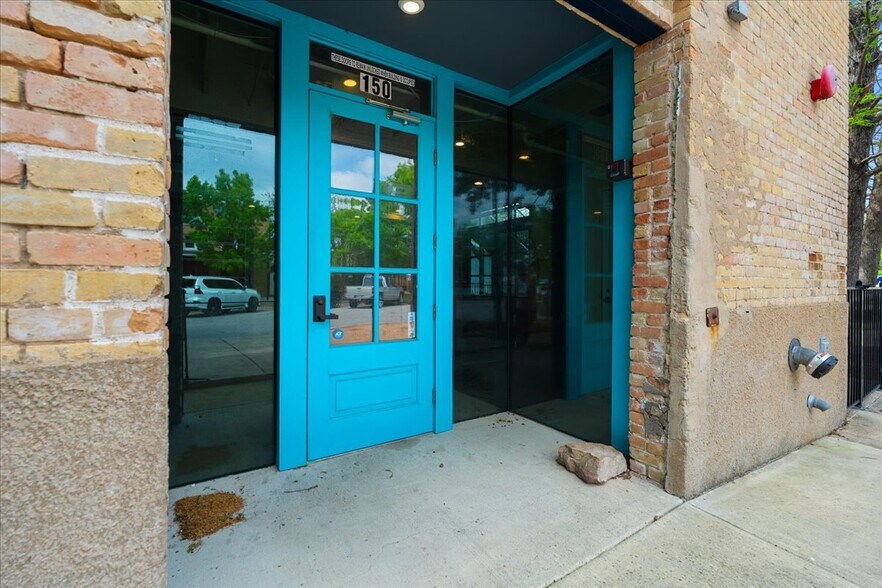 More Photos Of 117 East St, Hutto Loft Creative Space For Sale