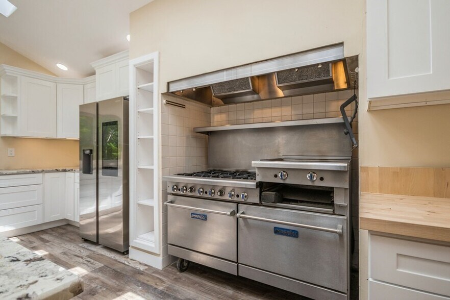 More Photos Of 584 Milltown Rd, Brewster Village Specialty For Sale